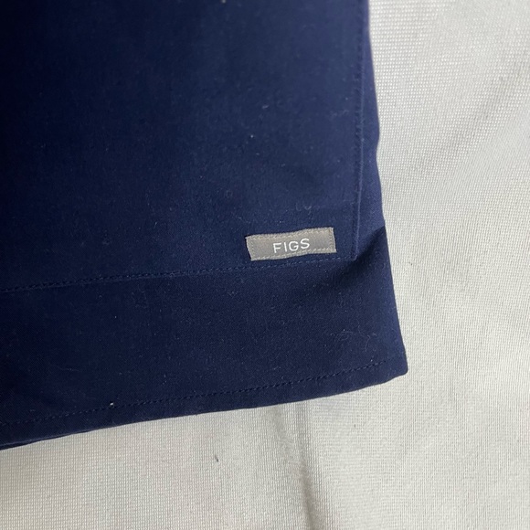 Figs Navy Technical Collection Scrub Top size S - Picture 4 of 4